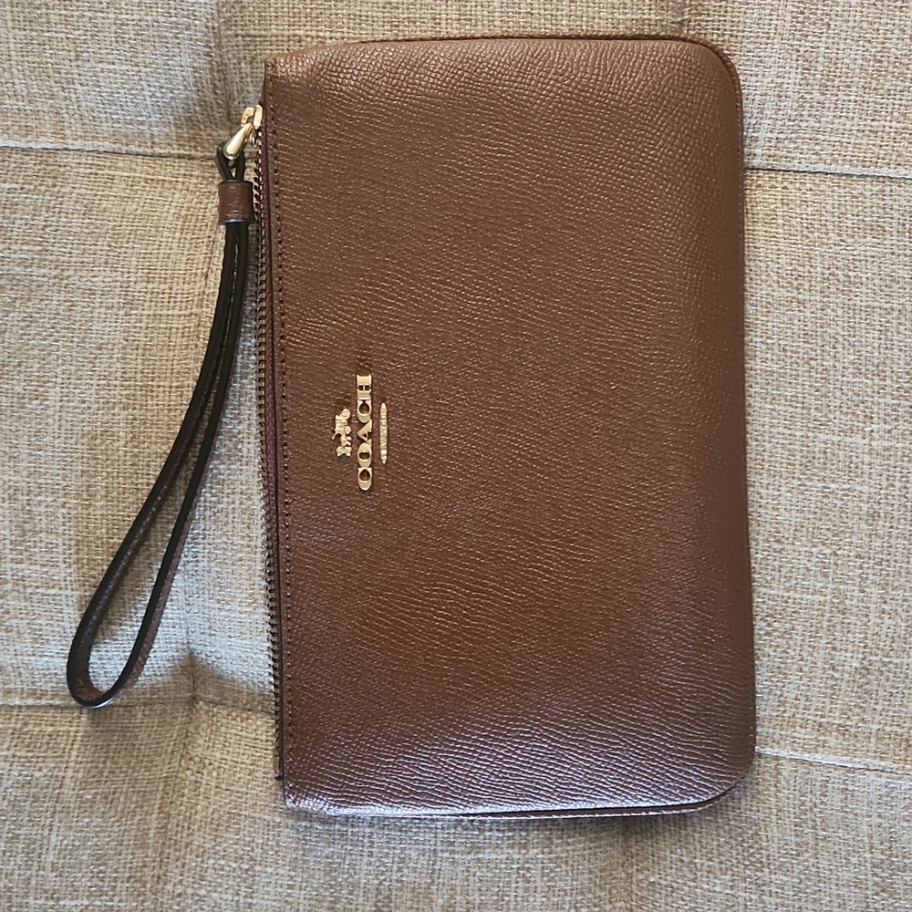 Coach Bags | Coach Crossgrain Tan Leather Large Wristlet F57465 8" X 4-3/4” |